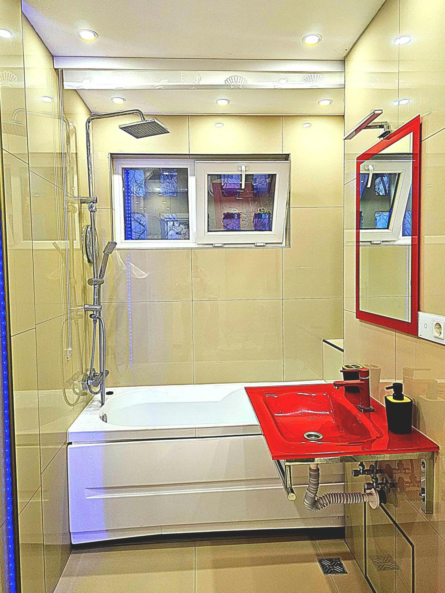 Luxury Paul Apartment Green, Private & Accessible Brasov Luaran gambar